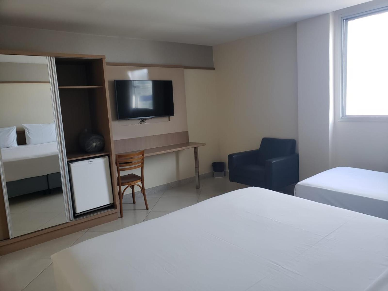 Pratti Hotel Linhares Esterno foto