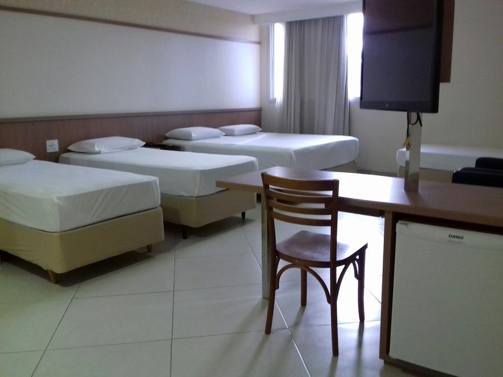 Pratti Hotel Linhares Esterno foto